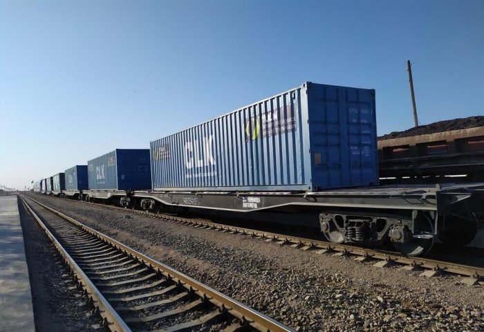 В Туркменистан прибыл контейнерный поезд по ж/д коридору «Север-Юг»