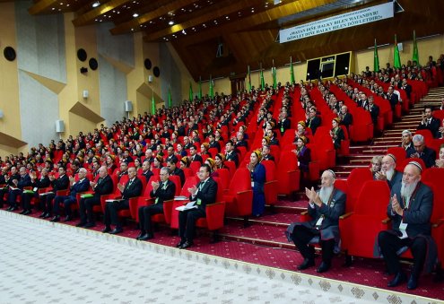 Türkmenistanyň Prezidenti Dünýä türkmenleriniň ynsanperwer birleşiginiň XXV maslahatyna gatnaşyjylary gutlady