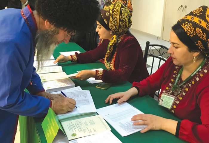 Türkmenistan'da Devlet Başkanlığı seçimleri için yeni adaylar tanıtıldı