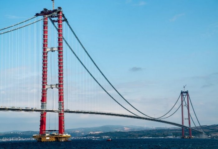 Новый мост в Турции соединяет Европу и Азию
