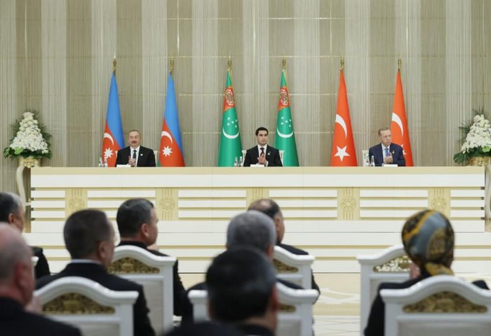 Türkmenistan, Azerbaycan ve Türkiye, ilişkileri ilerletmeye yönelik belgeleri imzaladılar