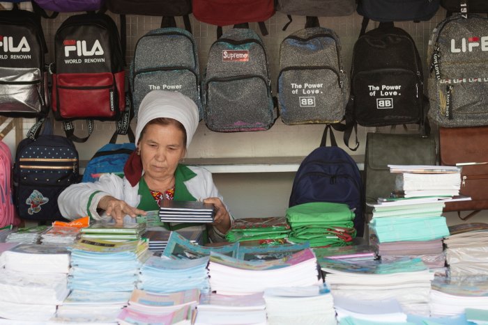 School Bazaars, Mobile Outlets Open in Turkmenistan