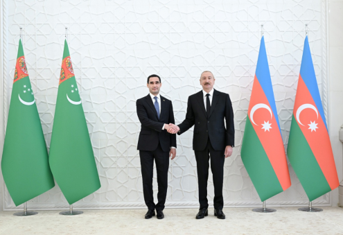 Türkmenistanyň we Azerbaýjanyň Prezidentleri ikitaraplaýyn hyzmatdaşygy giňeltmegi maslahatlaşdylar