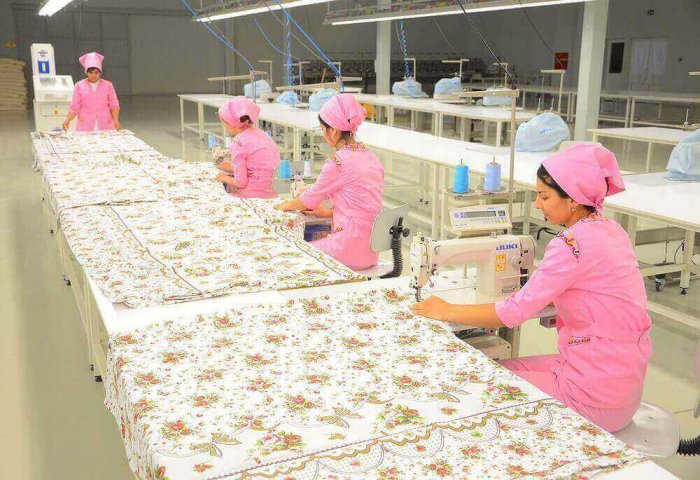 Берекетская швейная фабрика произвела около 272 тысяч швейных изделий