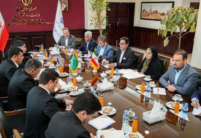 Туркменистан, Иран договорились расширить грузовой транзит до 20 млн тонн