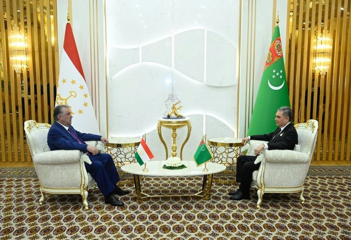 Gurbanguly Berdimuhamedow LLDC3 forumynda Täjigistanyň we Gazagystanyň Prezidentleri bilen duşuşdy Gurbanguly Berdimuhamedow LLDC3 forumynda Täjigistanyň we Gazagystanyň Prezidentleri bilen duşuşdy