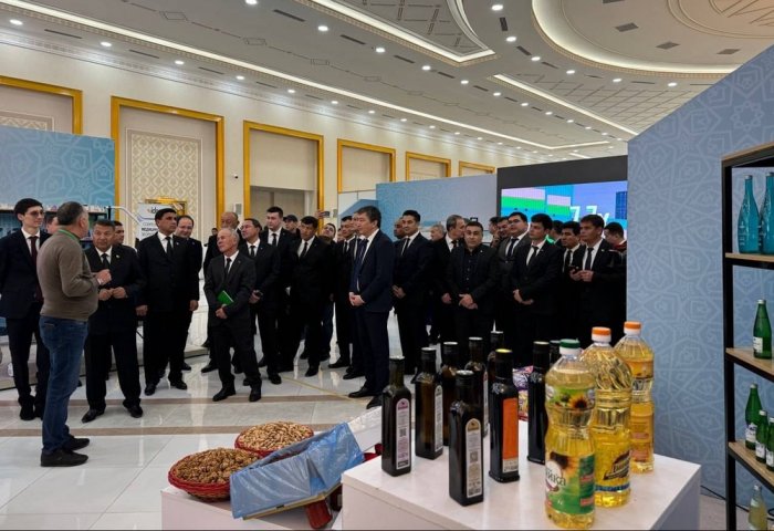 Türkmenistan we Özbegistan haryt dolanyşygyny $2 milliarda ýetirmekligi meýilleşdirýär Türkmenistan we Özbegistan haryt dolanyşygyny $2 milliarda ýetirmekligi meýilleşdirýär