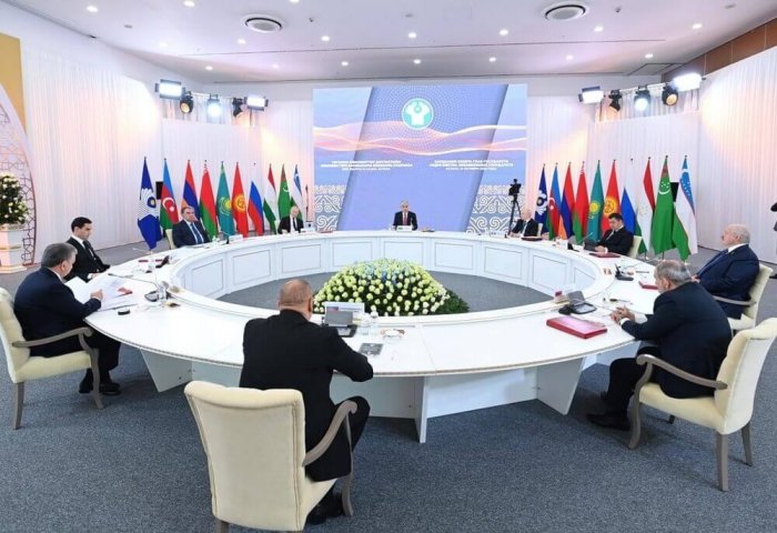 CIS Heads of State Hold Narrow Format Meeting in Astana