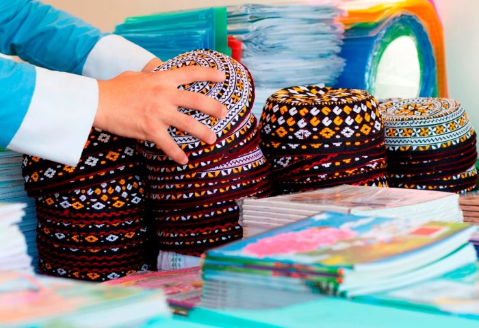 В Туркменистане открылись 410 школьных базаров