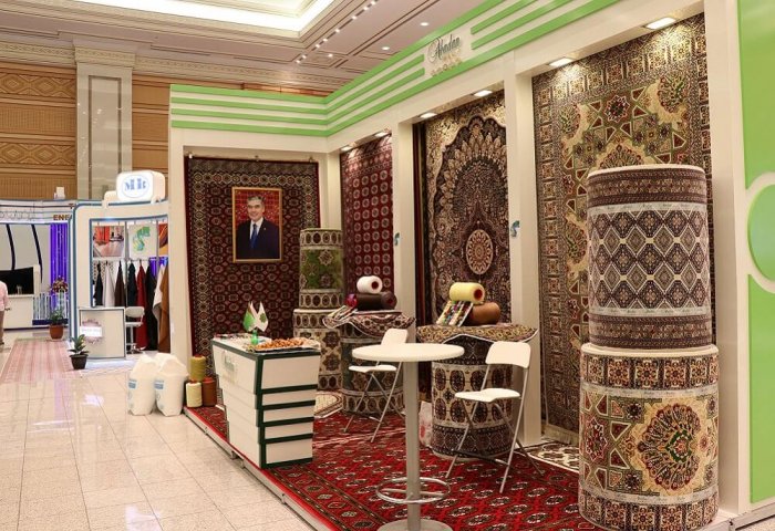 ОАЭ заинтересованы в импорте туркменских текстильных и ковровых изделий