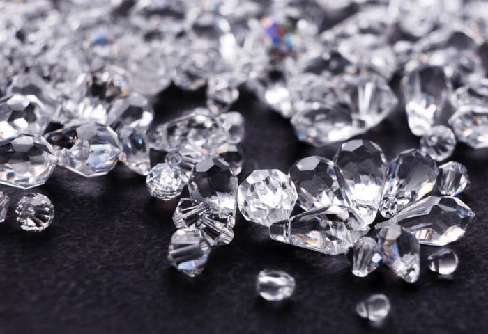 Стэндфордские ученые смогли получить алмаз из нефти