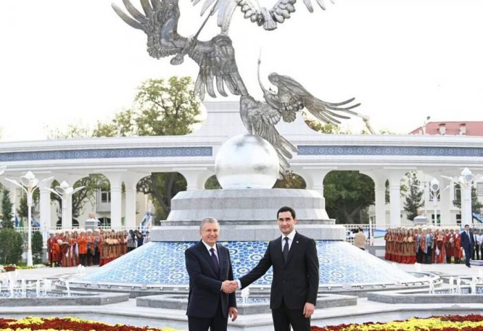 Turkmen and Uzbek Presidents Attend Tashkent Park’s Opening in Ashgabat