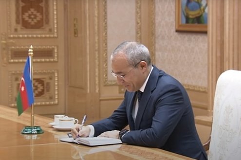Türkmenistanyň Prezidenti Azerbaýjanyň ykdysadyýet ministrini kabul etdi
