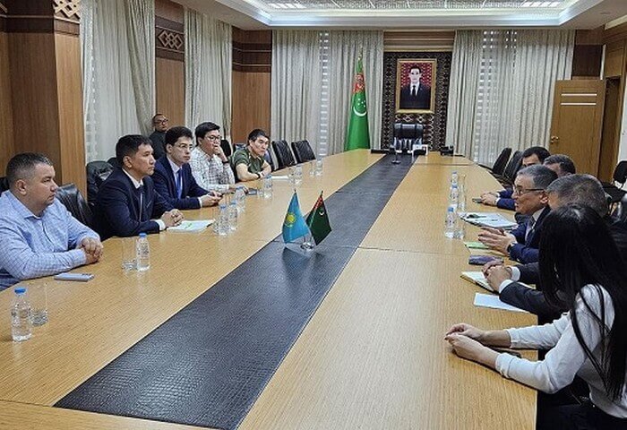 Туркменистан и Казахстан договорились провести следующий бизнес-форум в Ашхабаде
