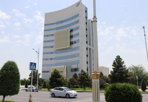 Amount of Cashless Transactions in Turkmenistan Nears 5 Billion Manats