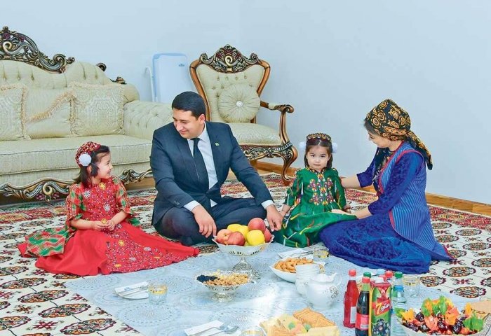 Türkmenistanda ýaş maşgalalara niýetlenen ýeňillikli karz üç esseden gowrak artdyryldy