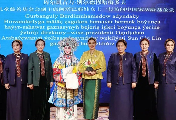 Gurbanguly Berdimuhamedow adyndaky haýyr-sahawat gaznasy Hytaý bilen hyzmatdaşlygy pugtalandyrýar Gurbanguly Berdimuhamedow adyndaky haýyr-sahawat gaznasy Hytaý bilen hyzmatdaşlygy pugtalandyrýar