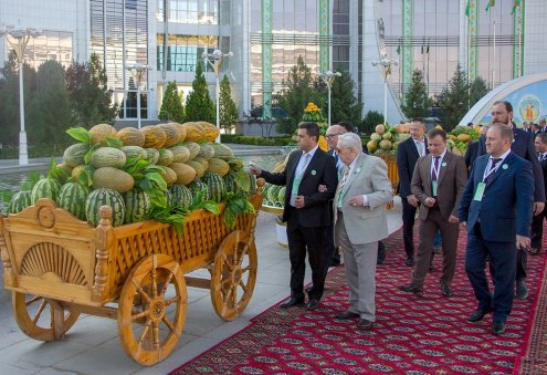 В Ашхабаде открылась сельскохозяйственная выставка и Международная научная конференция