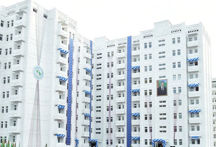 More Than Hundred Ashgabat Residents Receive Keys to New Apartments
