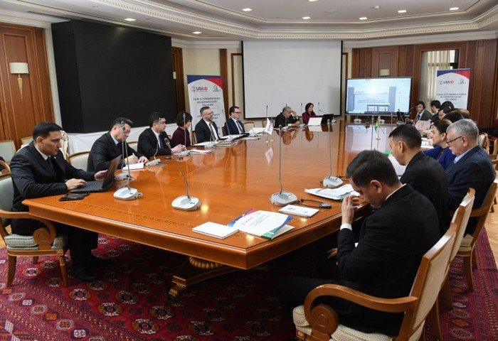 Turkmenistan Holds Round Table on Modernizing Investment Climate