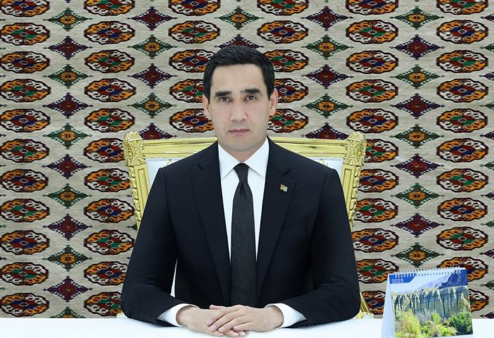 Президент Туркменистана ознакомился с проектами строительства новых медучреждений