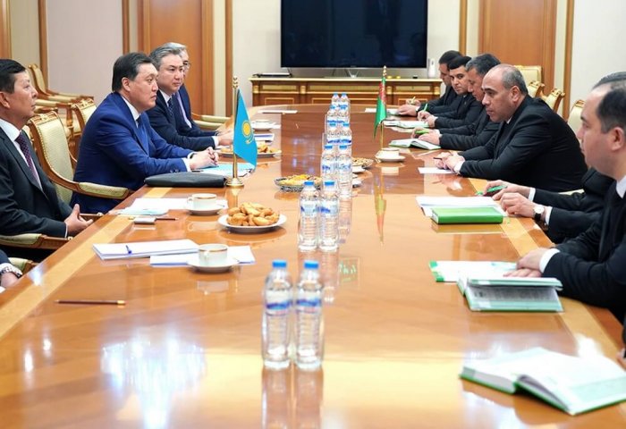 Turkmenistan, Kazakhstan Discuss Prospects of Transport Cooperation