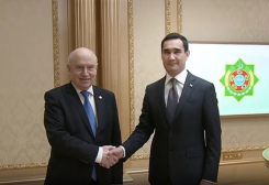 Президент Туркменистана встретился с генсеком СНГ Сергеем Лебедевым