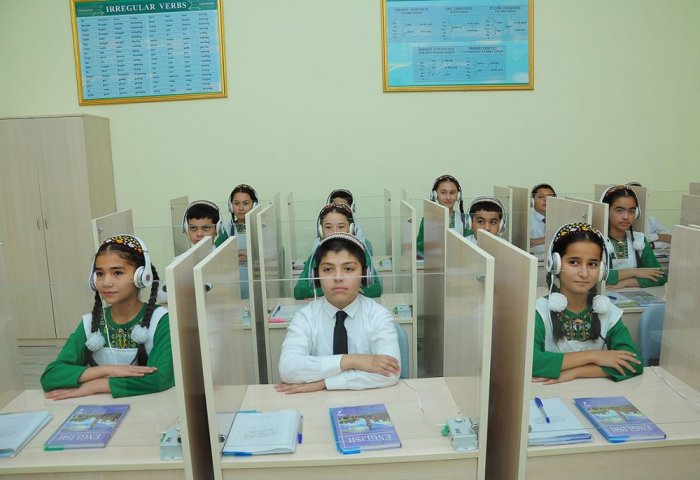 Turkmenistan to Introduce Modern Education Methods to Its Secondary Schools