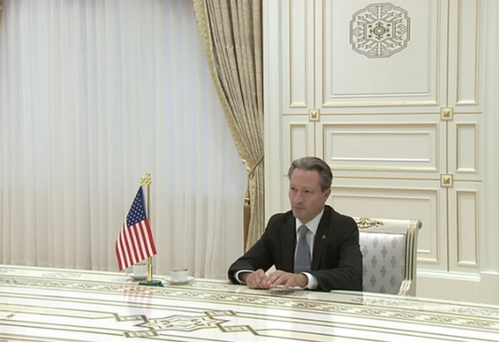 Президент Туркменистана принял исполнительного директора Делового совета Туркменистан–США