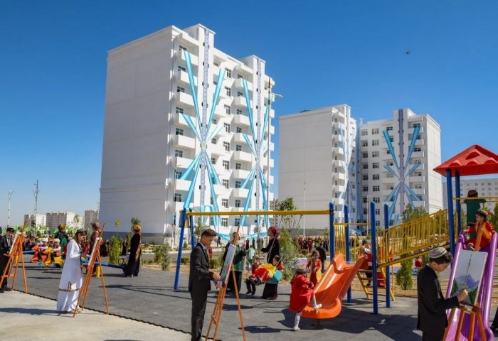 Aşgabatda 76 sany ýaşaýyş jaýy, 127 sany kottej ulanylmaga berler