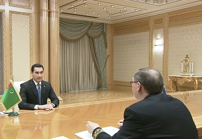 Turkmen President Meets New Russian and British Ambassadors