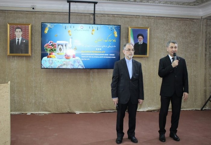 В Ашхабаде в Культурном центре Исламской Республики Иран открылась выставка