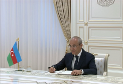Turkmen President Receives Economy Minister of Azerbaijan