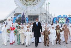 President of Turkmenistan Visits New Year Celebrations at Main Tree