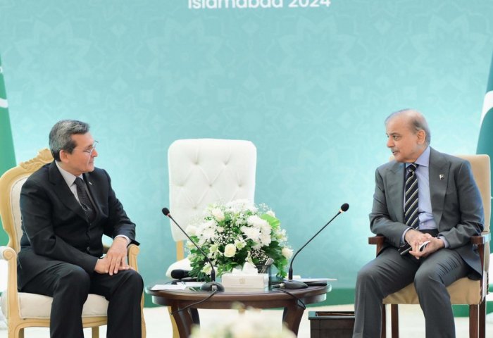 Turkmenistan's Top Diplomat Meets With Prime Minister of Pakistan