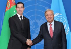 Türkmenistanyň Prezidenti BMG-niň Baş sekretaryny doglan güni bilen gutlady