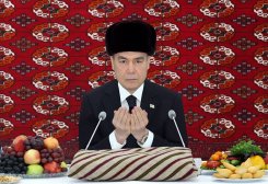 Гурбангулы Бердымухамедов принял участие в открытии новой мечети в Анау