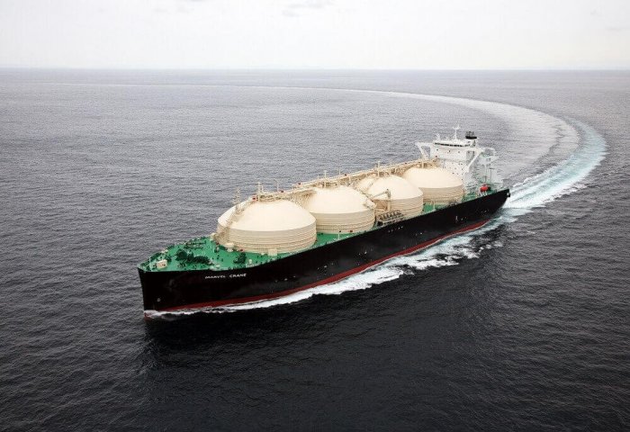 Спрос  на танкеры СПГ растет по всему миру
