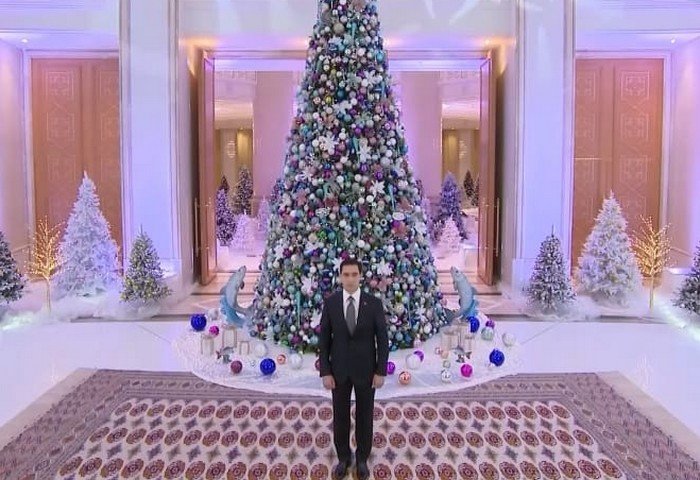 Президент Туркменистана поздравил туркменский народ с Новым годом