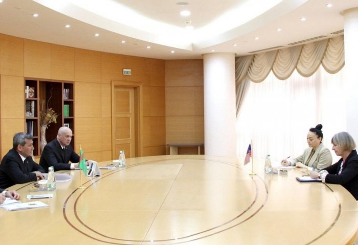 Türkmenistan we ABŞ hyzmatdaşlygyň möhüm meselelerini maslahatlaşdylar