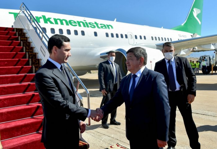 Serdar Berdimuhamedov, Orta Asya Liderler Zirvesi'ne katılmak üzere Kırgızistan'a gitti