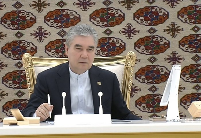 Gurbanguly Berdimuhamedov Instructs Medical Polypropylene, Salt Production in Turkmenistan