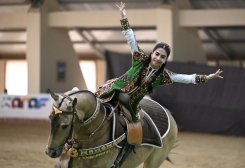 Туркменская конная группа «Галкыныш» выступила в Баку