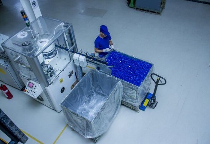 «Uly çynar» выпускает 16,2 тысячи пластиковых крышек в час