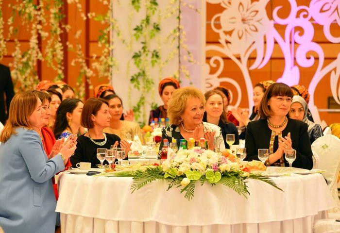 Туркменистан поздравил женщин-руководителей международных представительств  