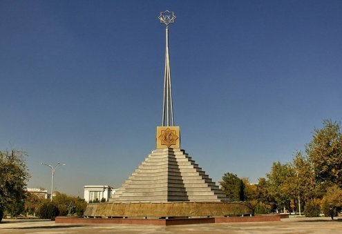 Туркменистан реконструирует ашхабадский парк «15 лет независимости Туркменистана»