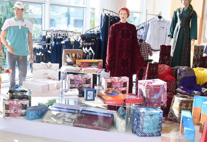 Türkmenistan tekstil ürünlerinin yeni e-ticaret temeli oluşturulacak