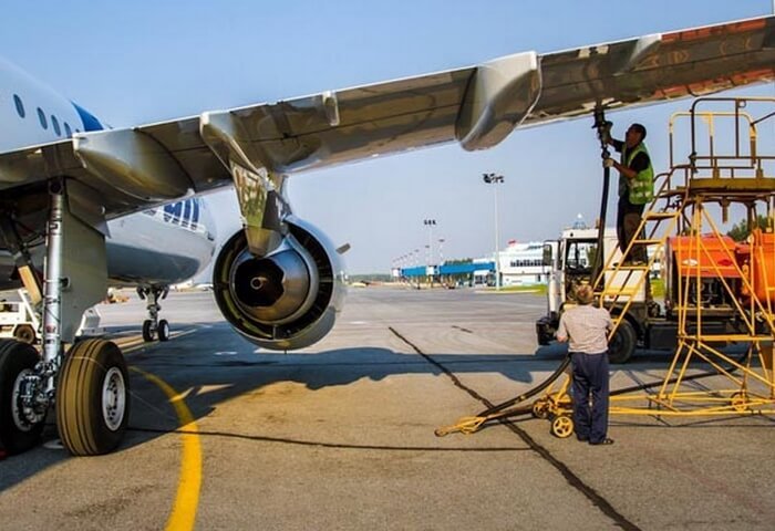 Yabancı iş adamları, Türkmenistan’da üretilen uçak yakıtını satın aldılar