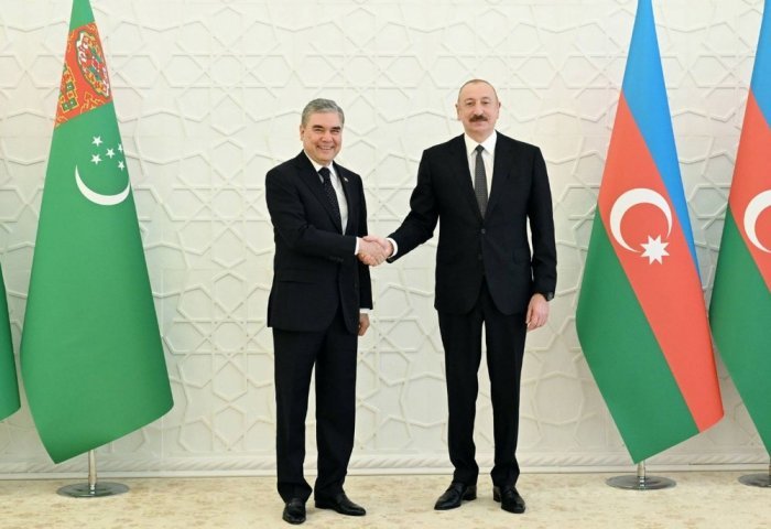 Gurbanguly Berdimuhamedov Invites Ilham Aliyev to Visit Turkmenistan