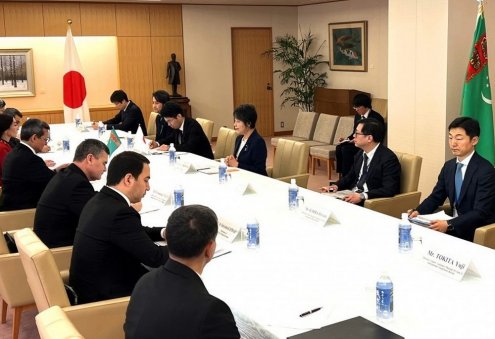 Президент Туркменистана и Премьер-министр Японии планируют встретится в Астане